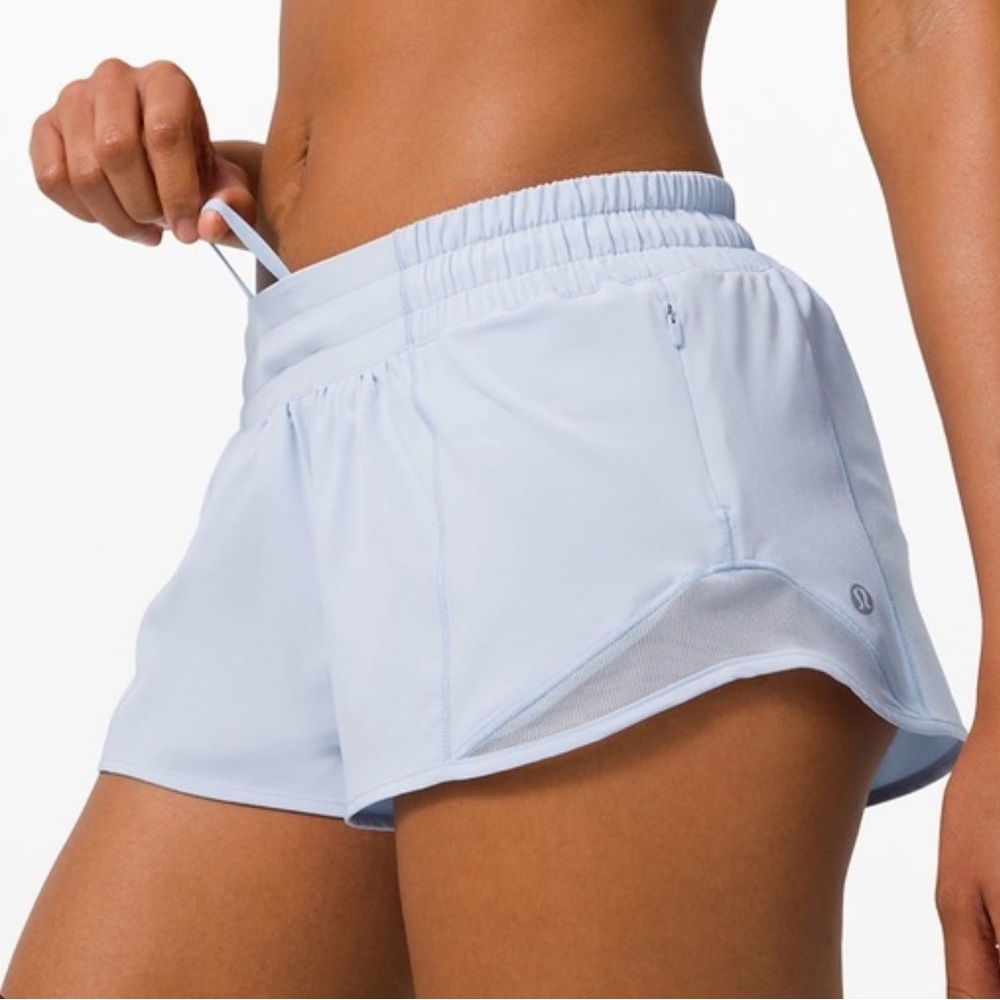Lululemon hotty hot 2.5in short daydream